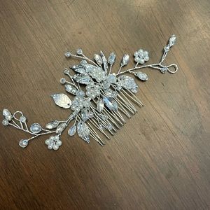 Hair comb never used